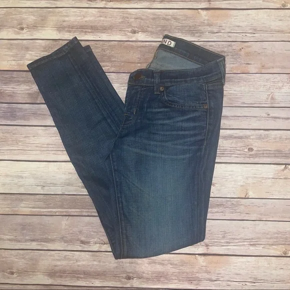 J Brand | Phoebe Cropped Low-Rise Skinny Jean | 26 - Picture 3 of 10